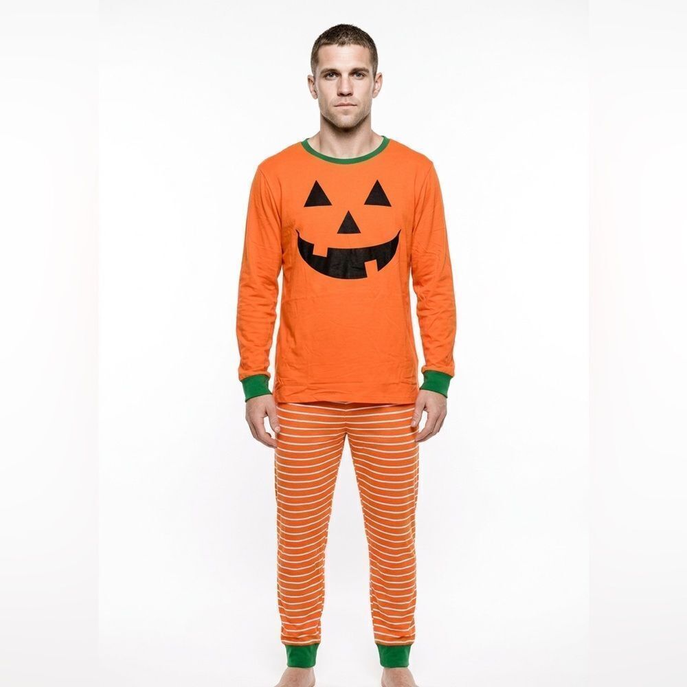 Pumpkin Halloween Adult two piece pajama set NWT men’s medium (ladies xl)